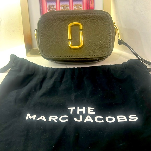 Marc Jacobs NWT Softshot with gold hardware and dusk bag. - Picture 2 of 11